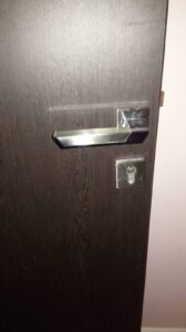 نتعامل مع جميع أنواع الأقفال