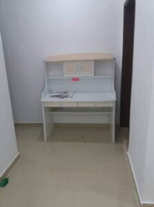 طاولة أطفال